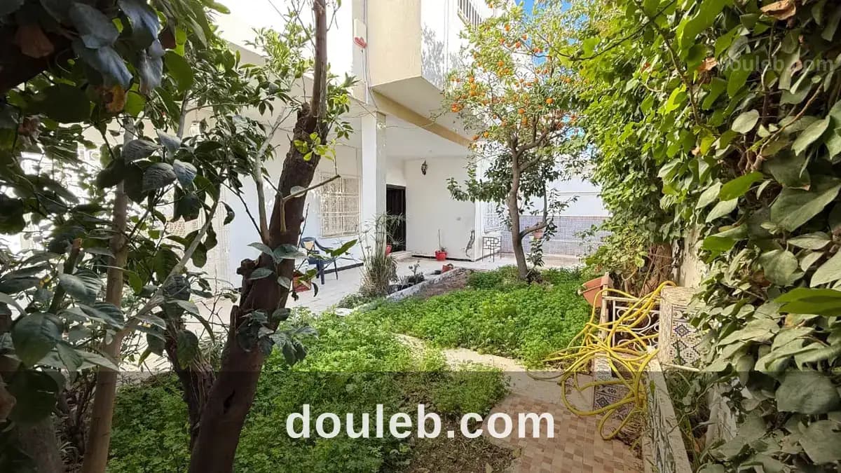 Villa de deux étages indépendants borj louzir à Ariana