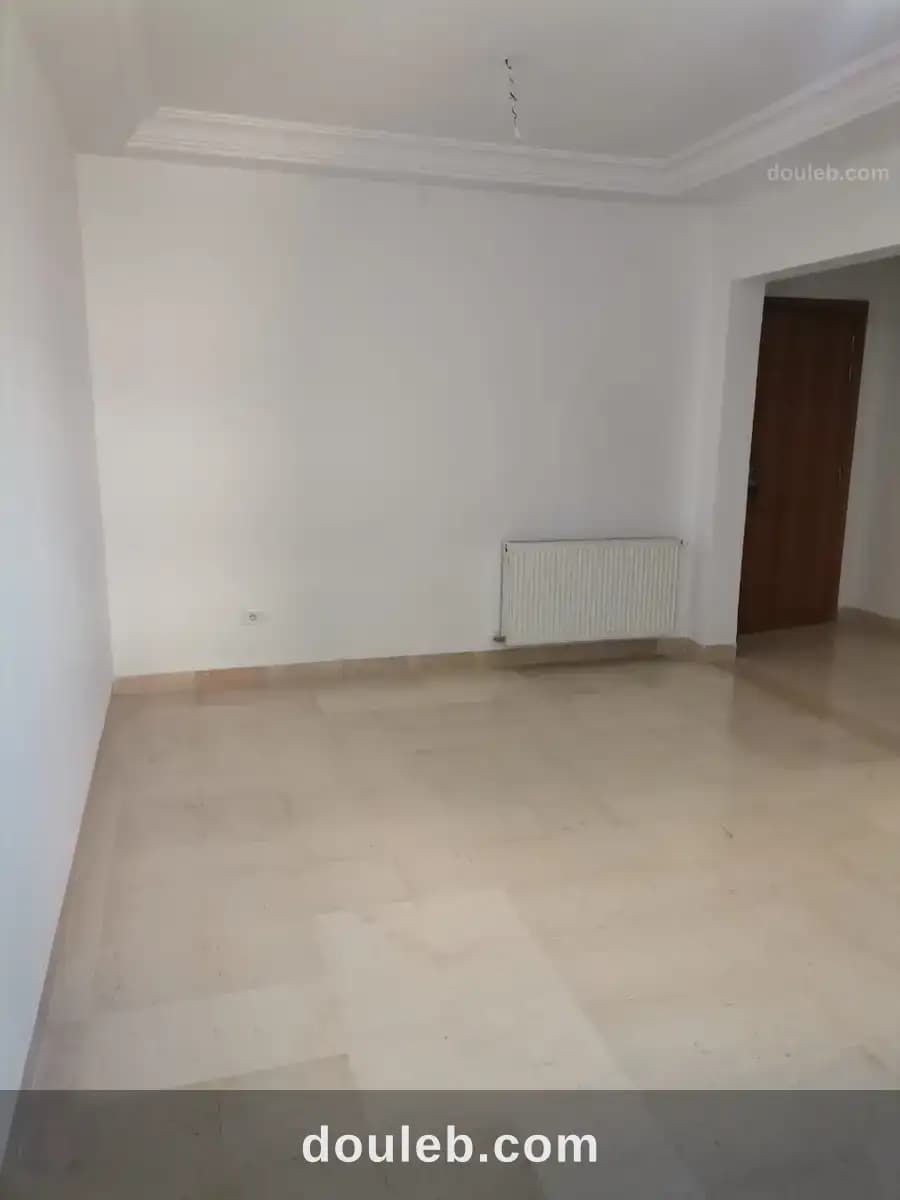 Joli appartement à cité el wahatt à Ariana