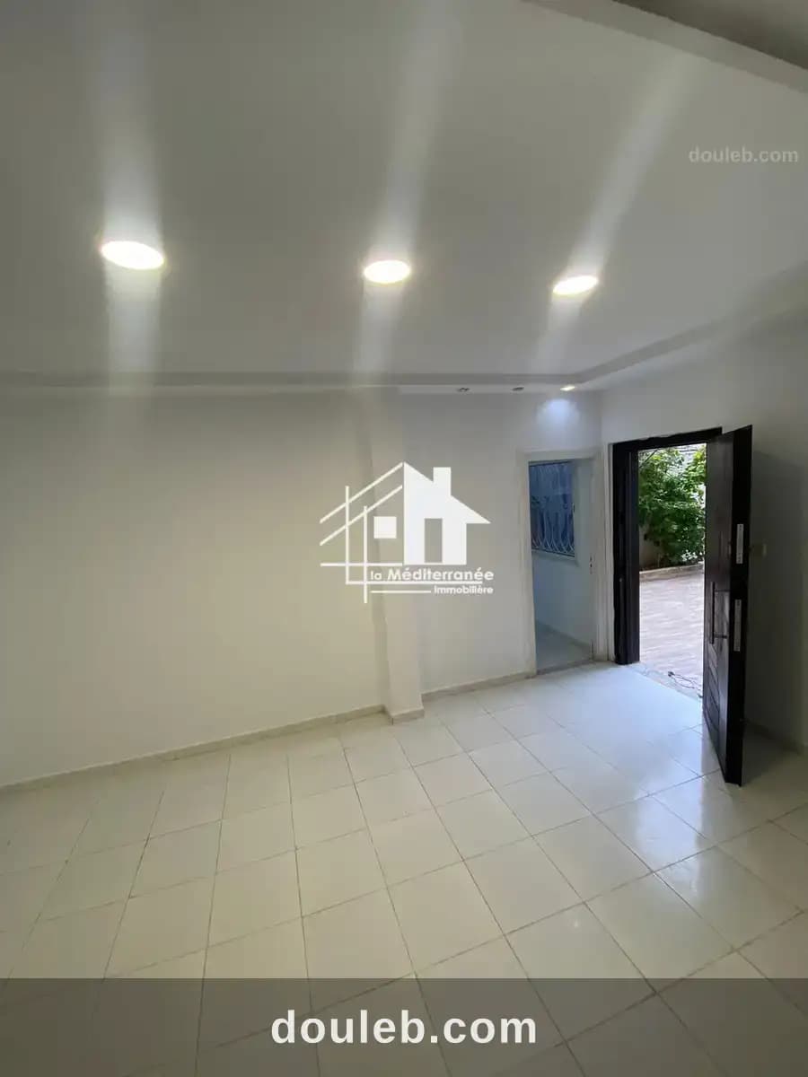 Étage de villa s1 à khaznadar à Tunis