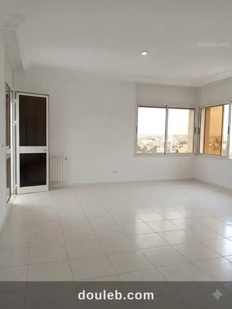 Un étage de villa à ennasr 1 à Ariana