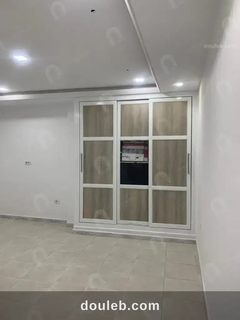 Un bureau h1 au bardo à Tunis