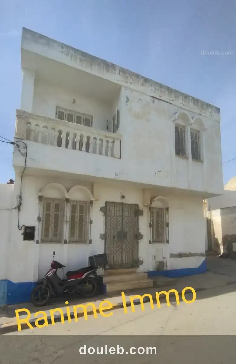 Maison s 2 ch style américain c ville el haouaria à Nabeul