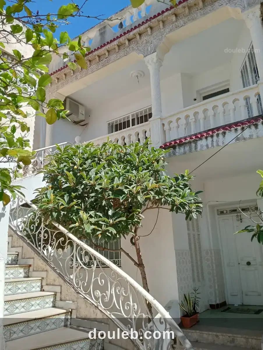 Etage de villa a ksar said à Tunis