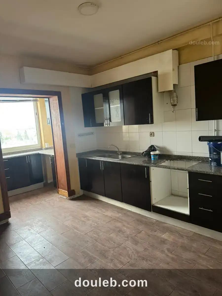 Appartement mourouj 6 sur la route principale à Ben Arous