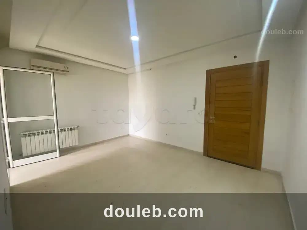 S plus 1 propre avec balcon à Tunis