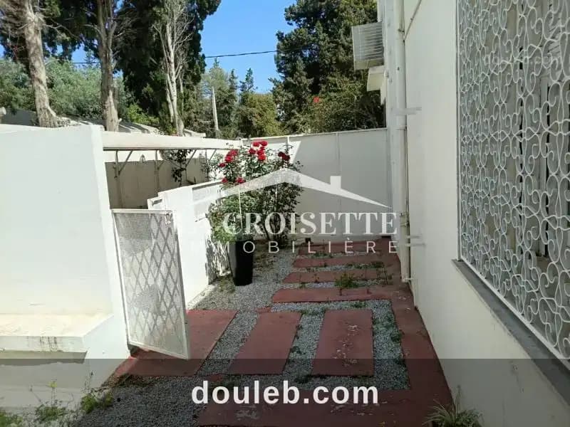 Rez de chaussée s3 meublé à carthage mrcl0350 à Tunis