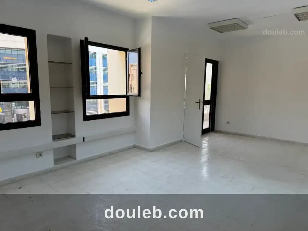 Immeuble bureautique 2900 m2 à montplaisir à Tunis