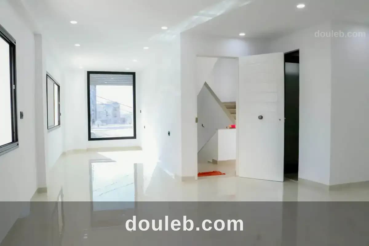 Bâtiment neuf 200 m2 centre ksar hellal - Miniature 3