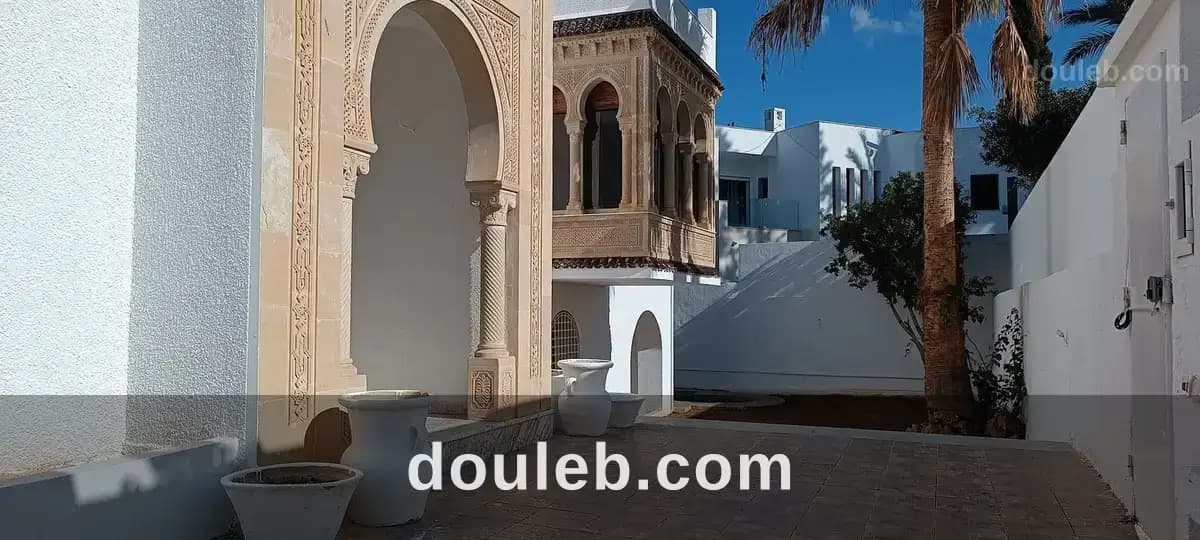 Villa avec un jardin et une piscine au menzah 5 à Ariana