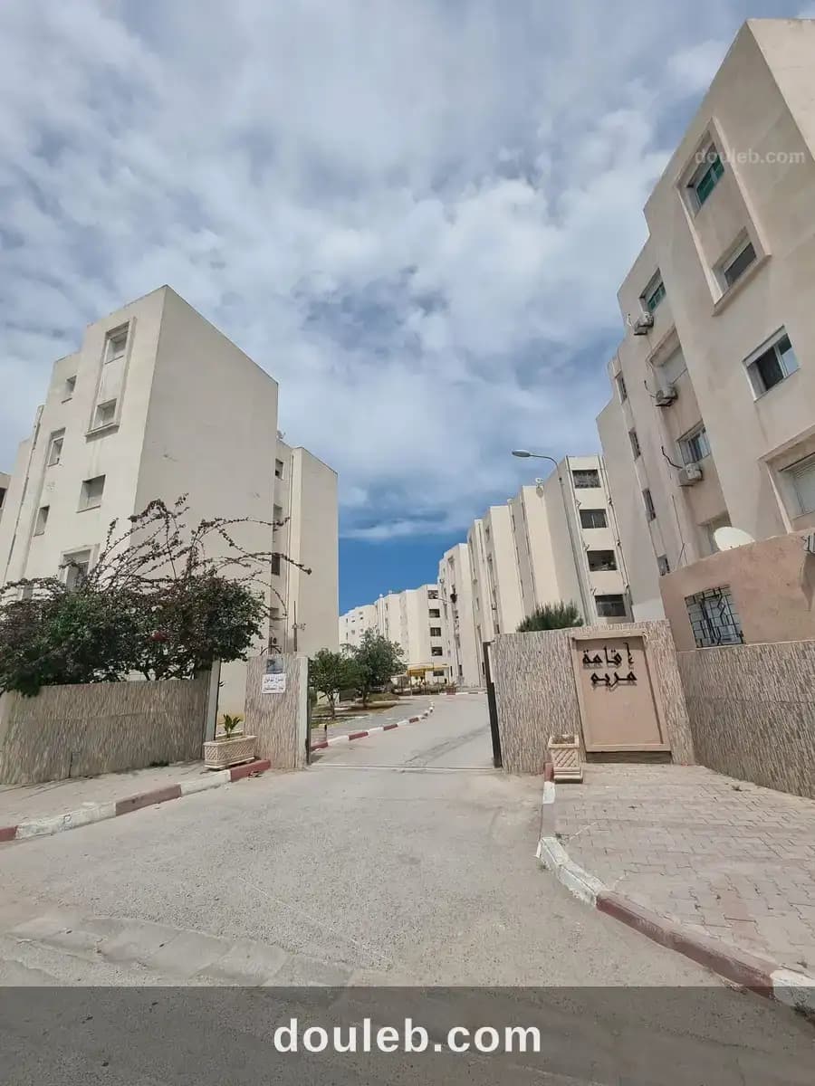Bel appartement s2 retapé à Ariana