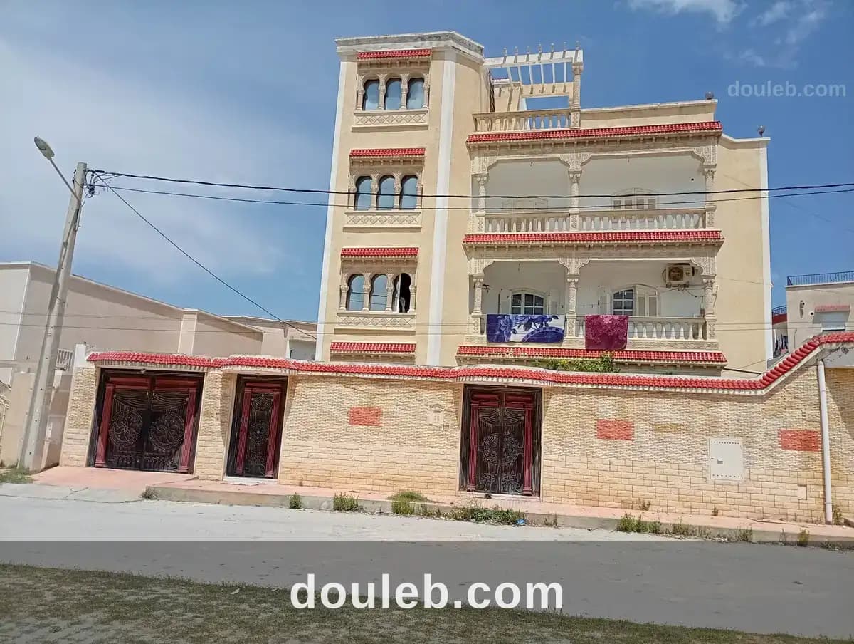 2eme étage villa sousse riadh à Sousse
