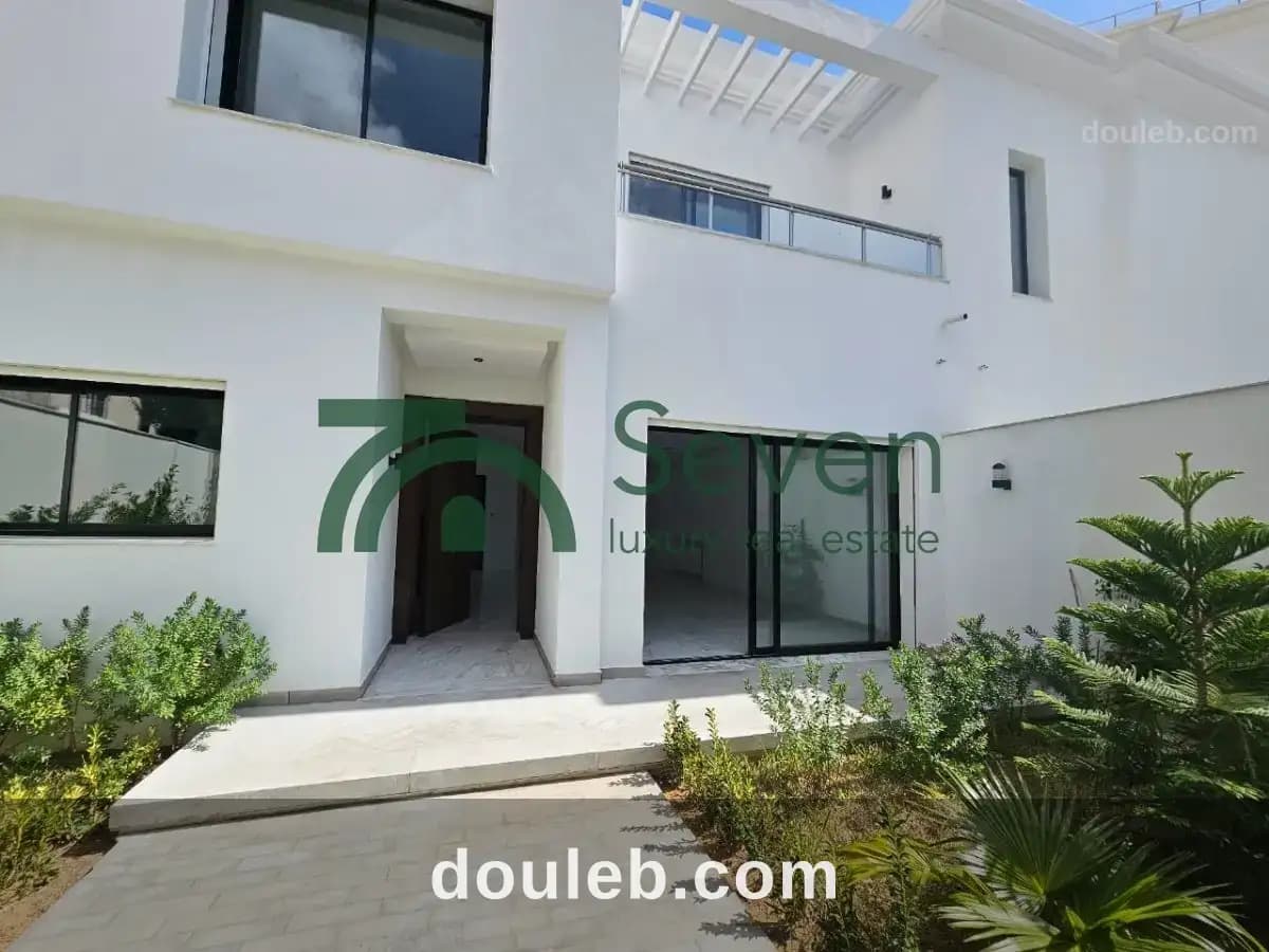 Une villa en s4 aux berges du lac 2 à Tunis