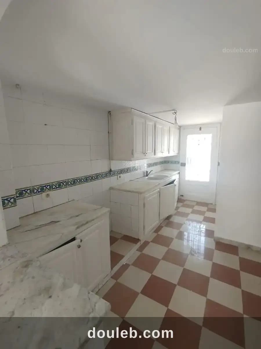 Joli appartement s1 non meublée - Miniature 4