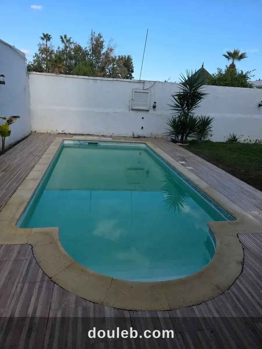 Villa avec piscine a la soukra à Ariana
