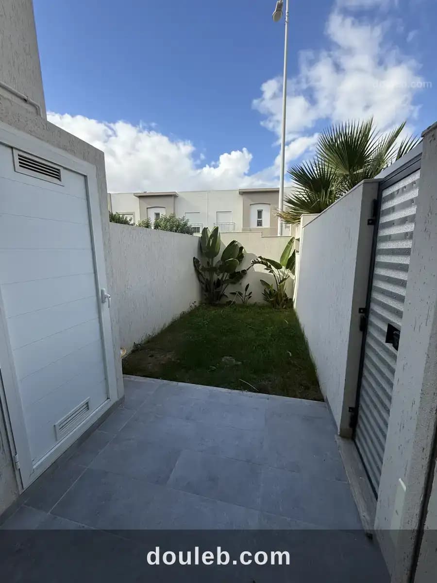 Appartement neuf s1 haut standing avec jardin à Ariana