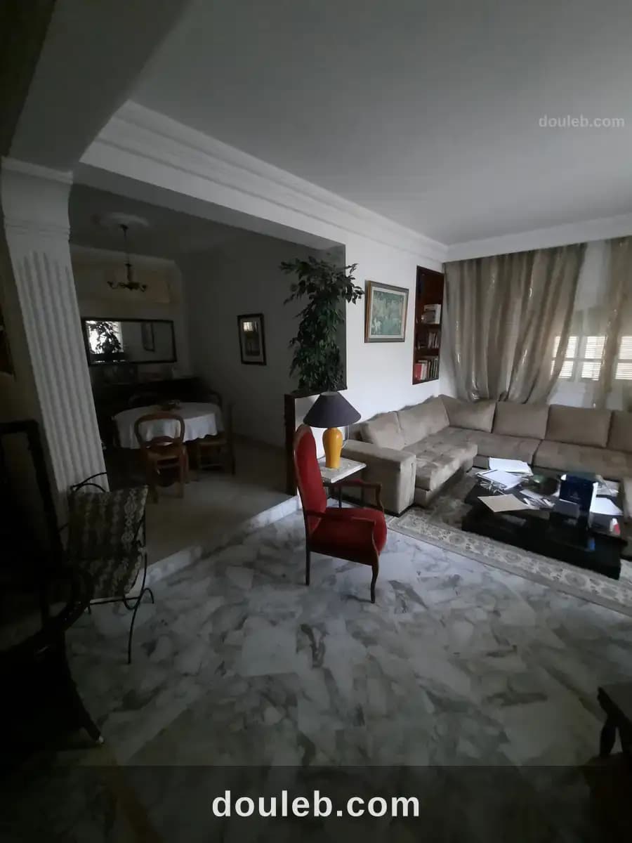 Villa spacieuse avec piscine a cité ennaser 2 à Ariana