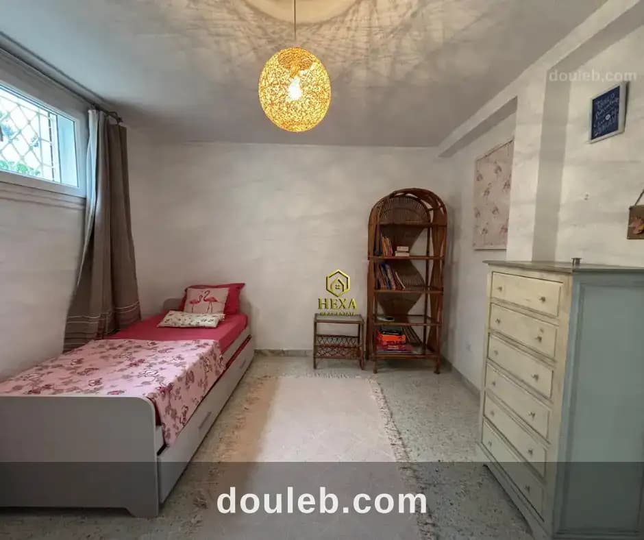Rez de chaussée avec jardin s3 à la marsa ville à Tunis