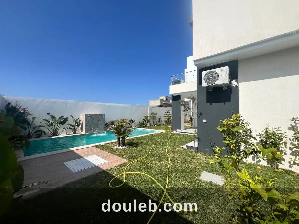 Une villa meublée s4 avec jardin et piscine - Miniature 3