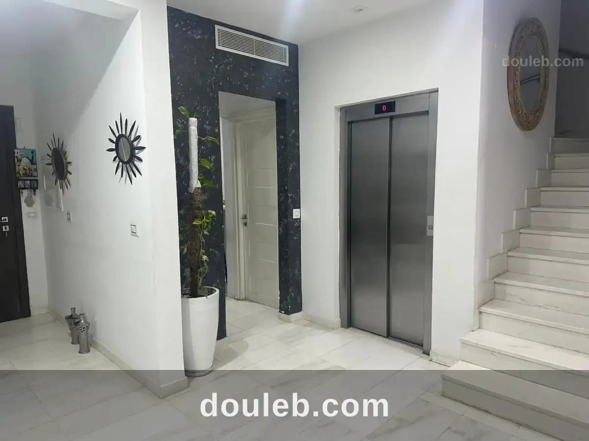 Triplex avec ascenseur et piscine a gammarth à Tunis