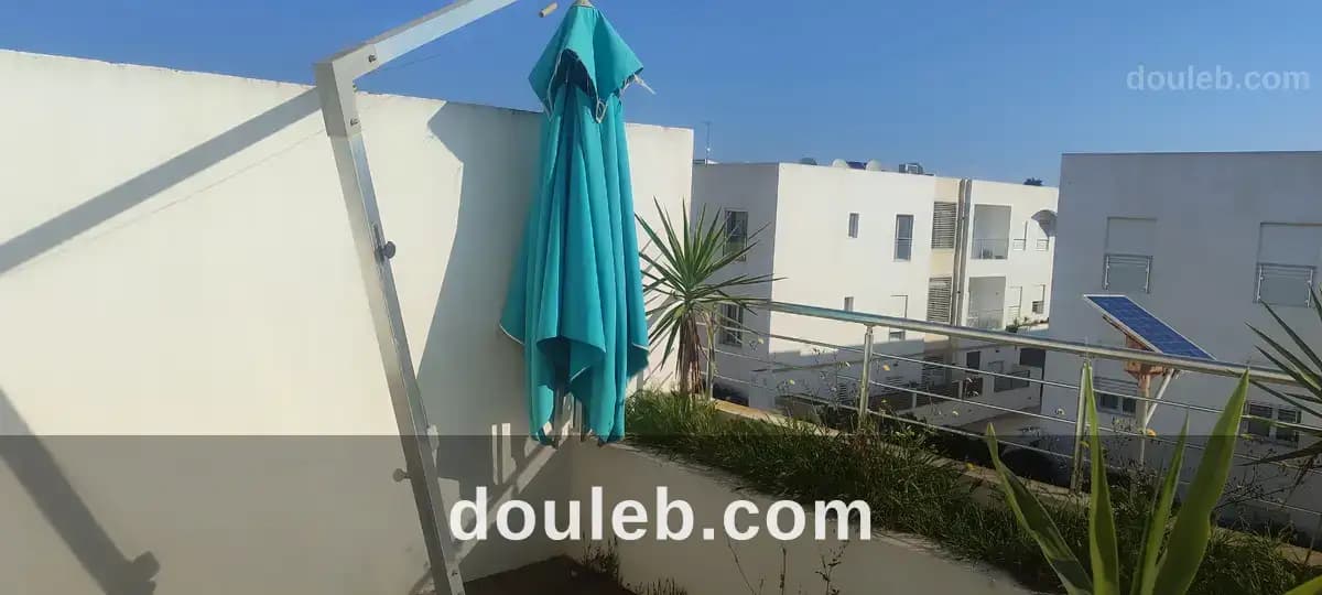 Triplex avec ascenseur et piscine a gammarth - Miniature 3