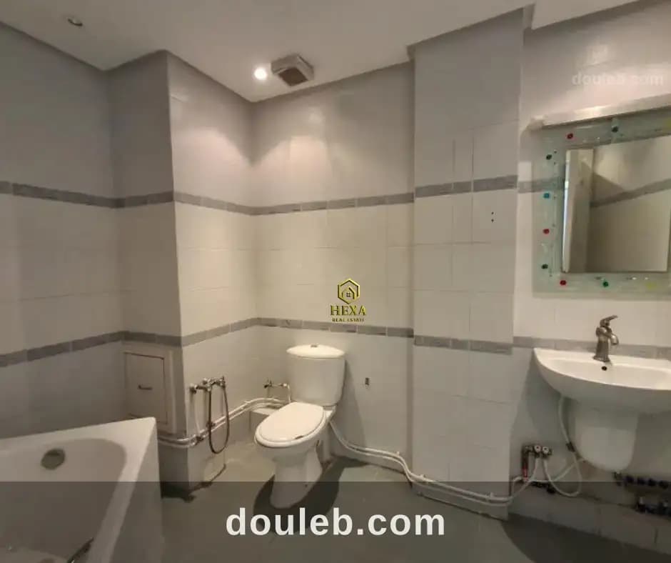 Appartement s3 à usage bureautique au lac 1 à Tunis