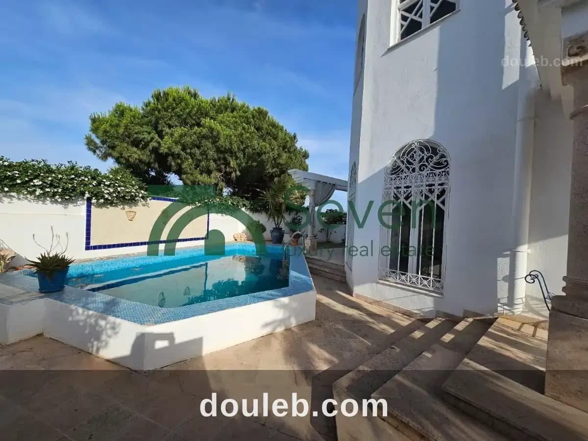 Villa s4 avec piscine aux jardins de carthage à Tunis
