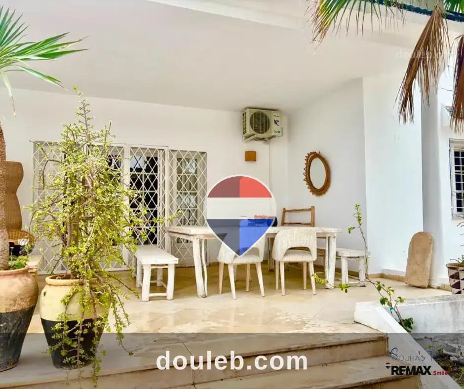 Villa vide à chotrana 2 à Ariana