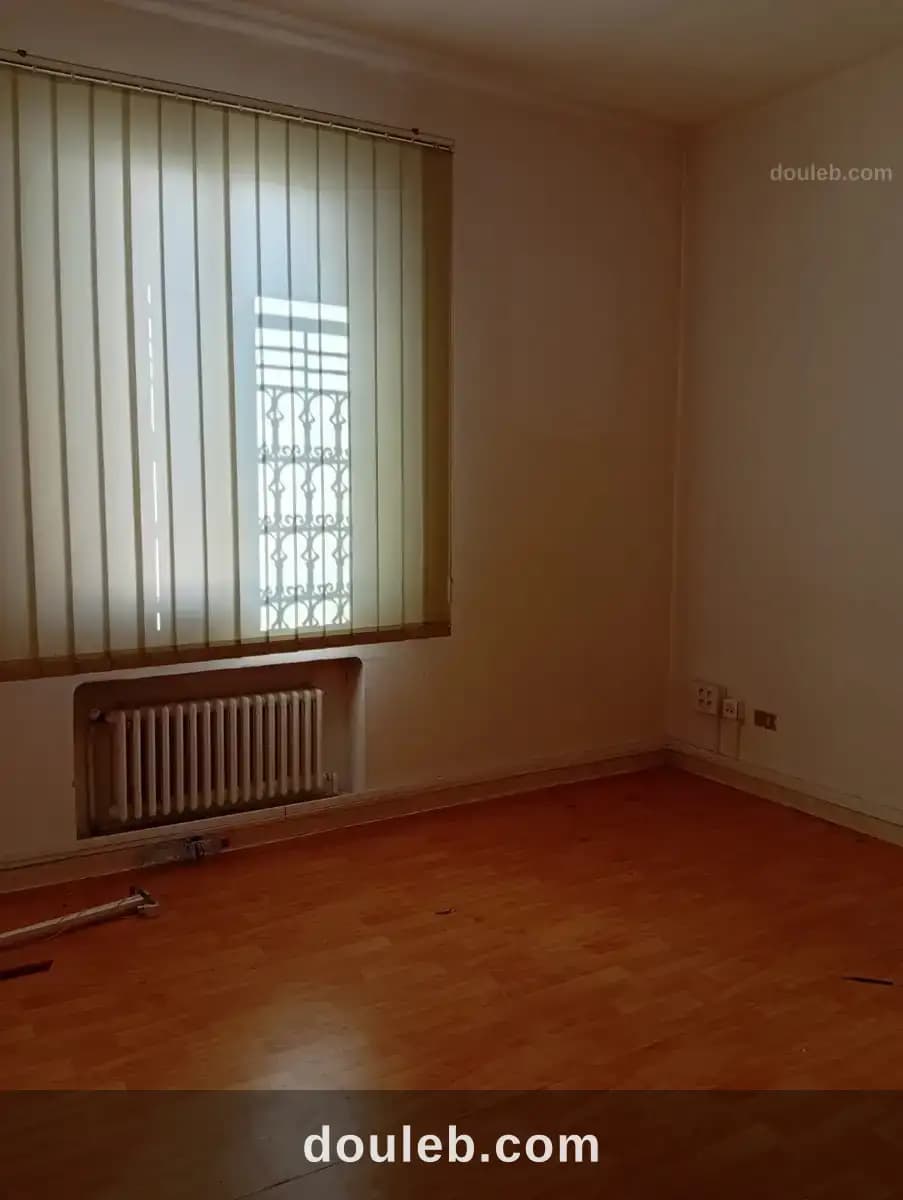 Un étage de villa usage bureautique à alain savary à Tunis