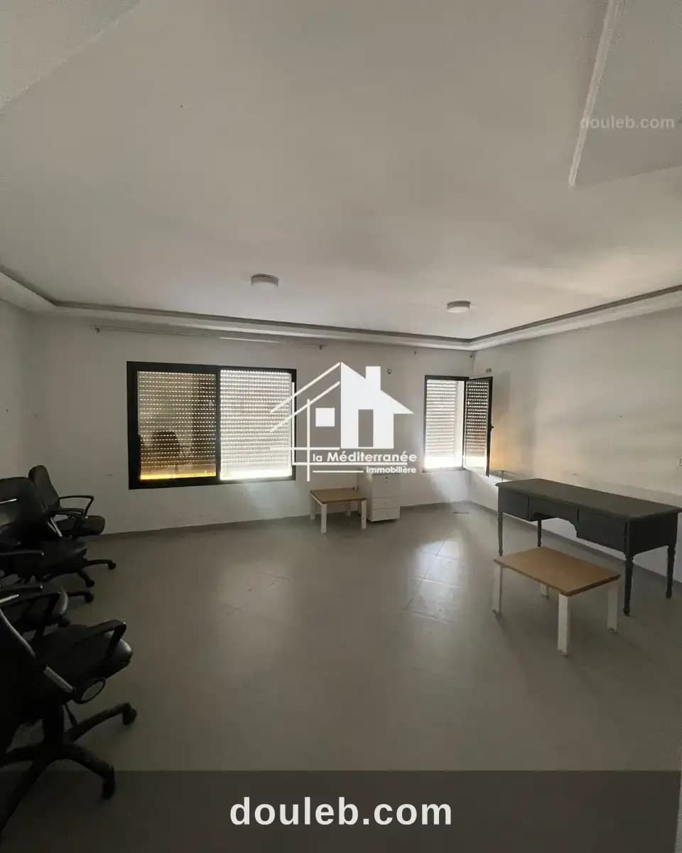 Appartement s2 situé au 2ème étage sans ascenseur à Tunis