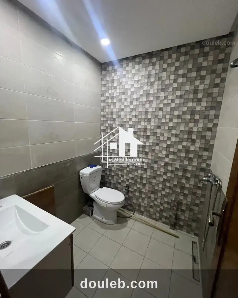 Appartement s2 situé au 2ème étage sans ascenseur - Miniature 5
