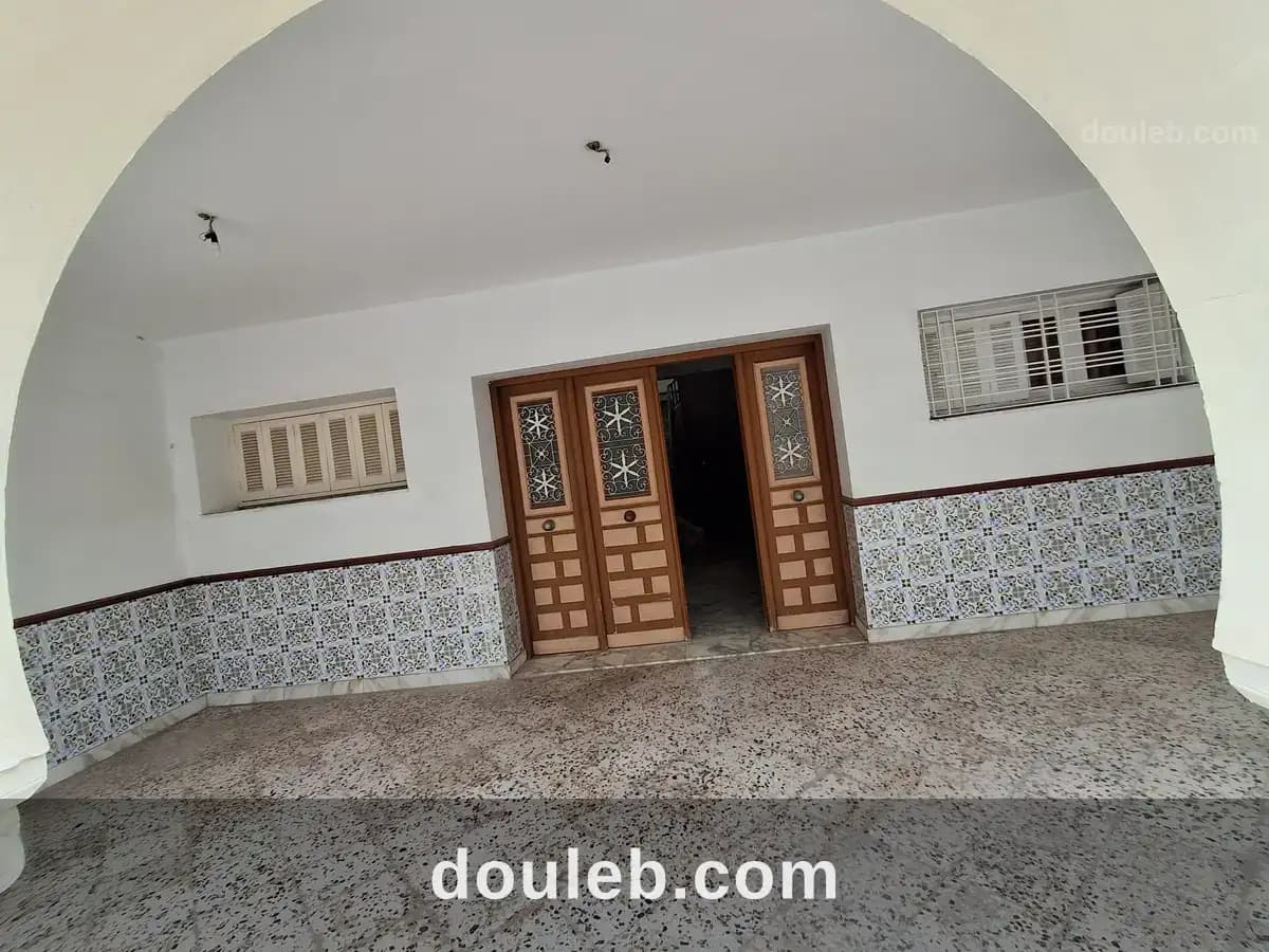 Riadh andalos ariana etage de villa à Ariana