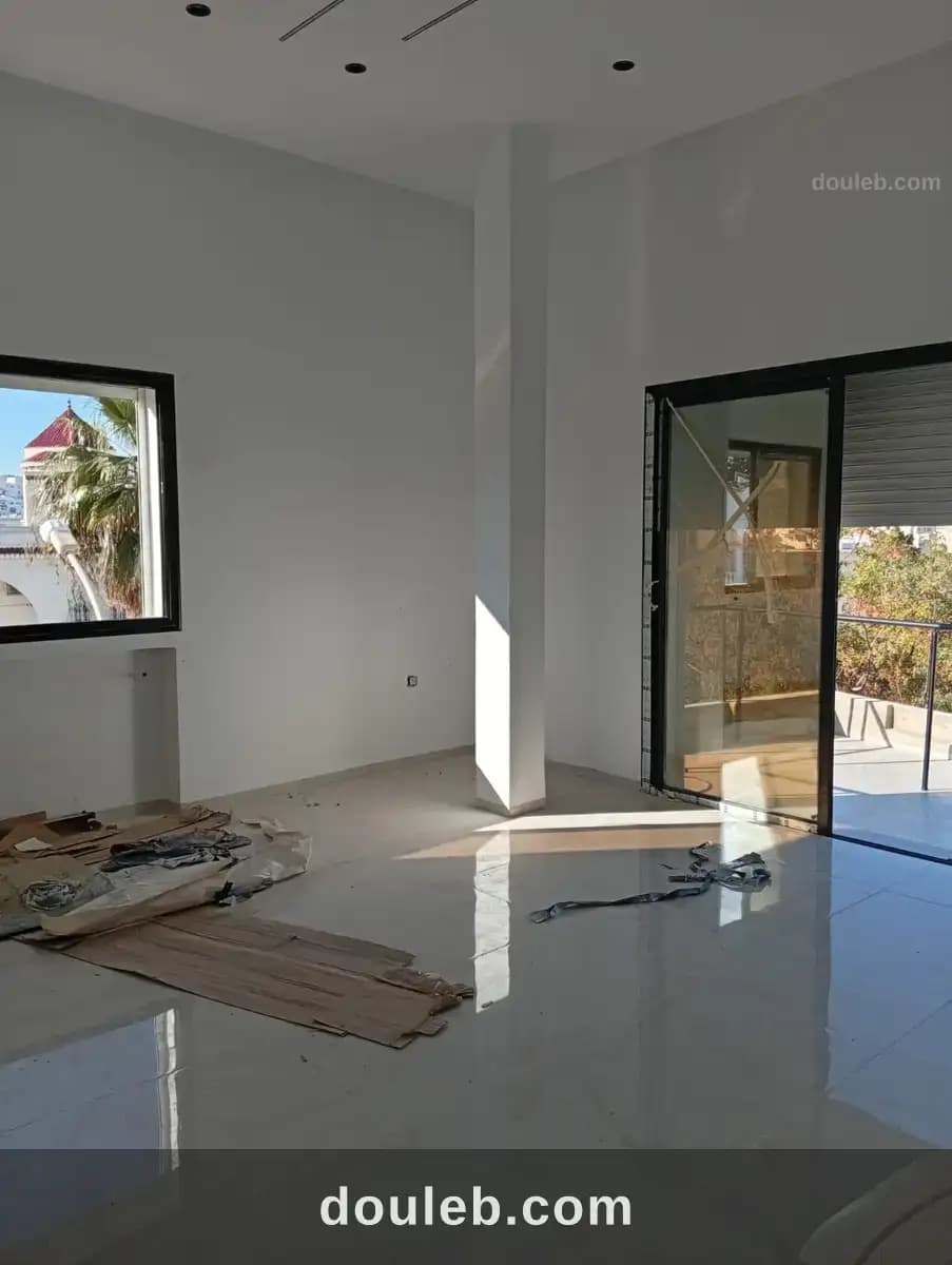 Un étage de villa jamais habité à menzah 8 à Ariana