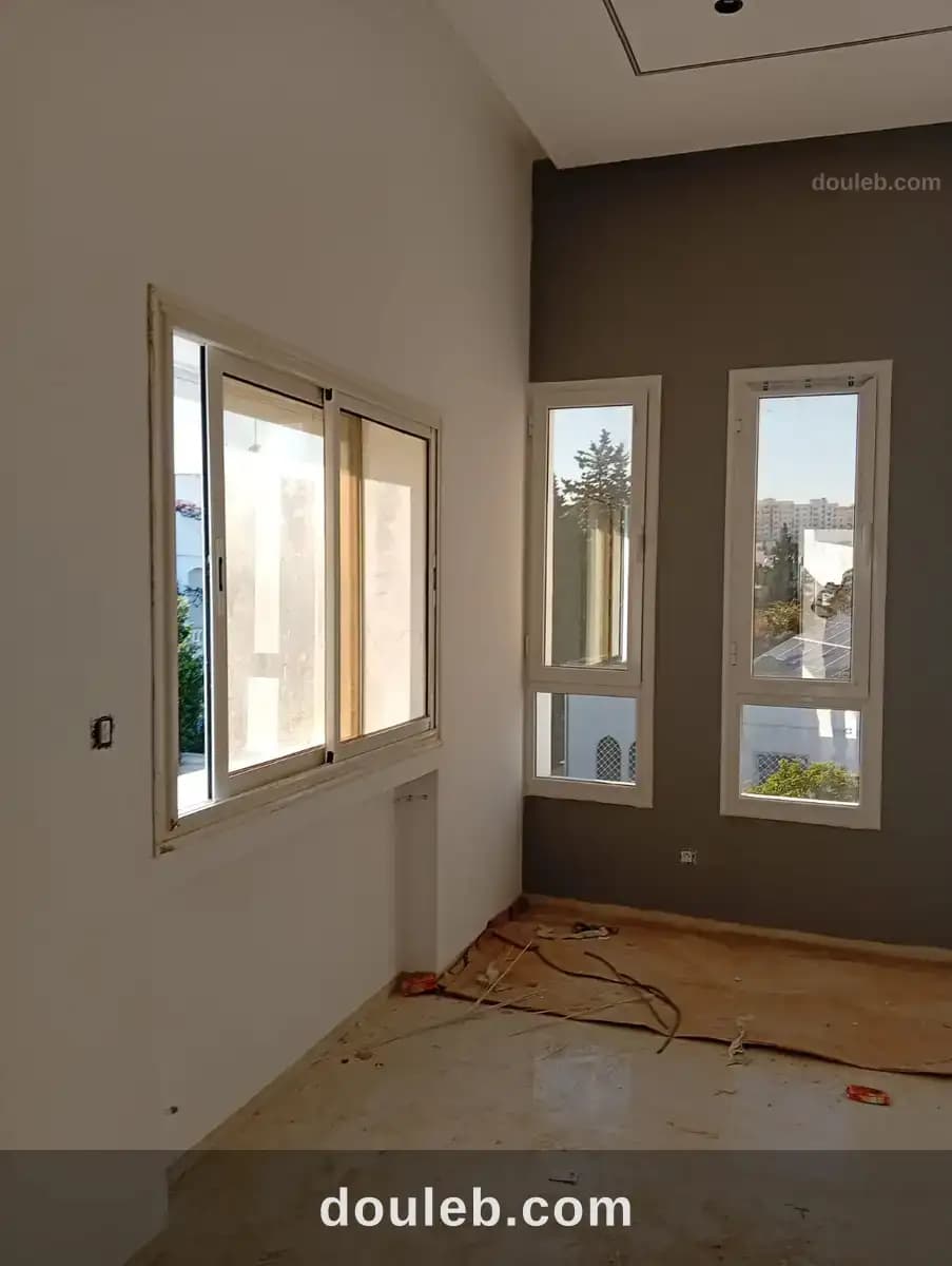 Un étage de villa jamais habité à menzah 8 - Miniature 3