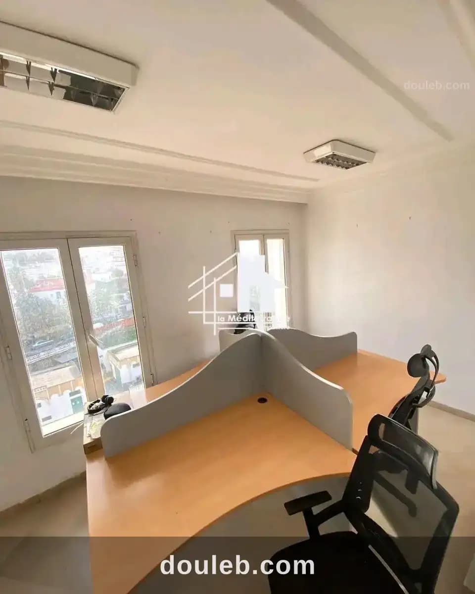 Bureau h4 hst à Tunis