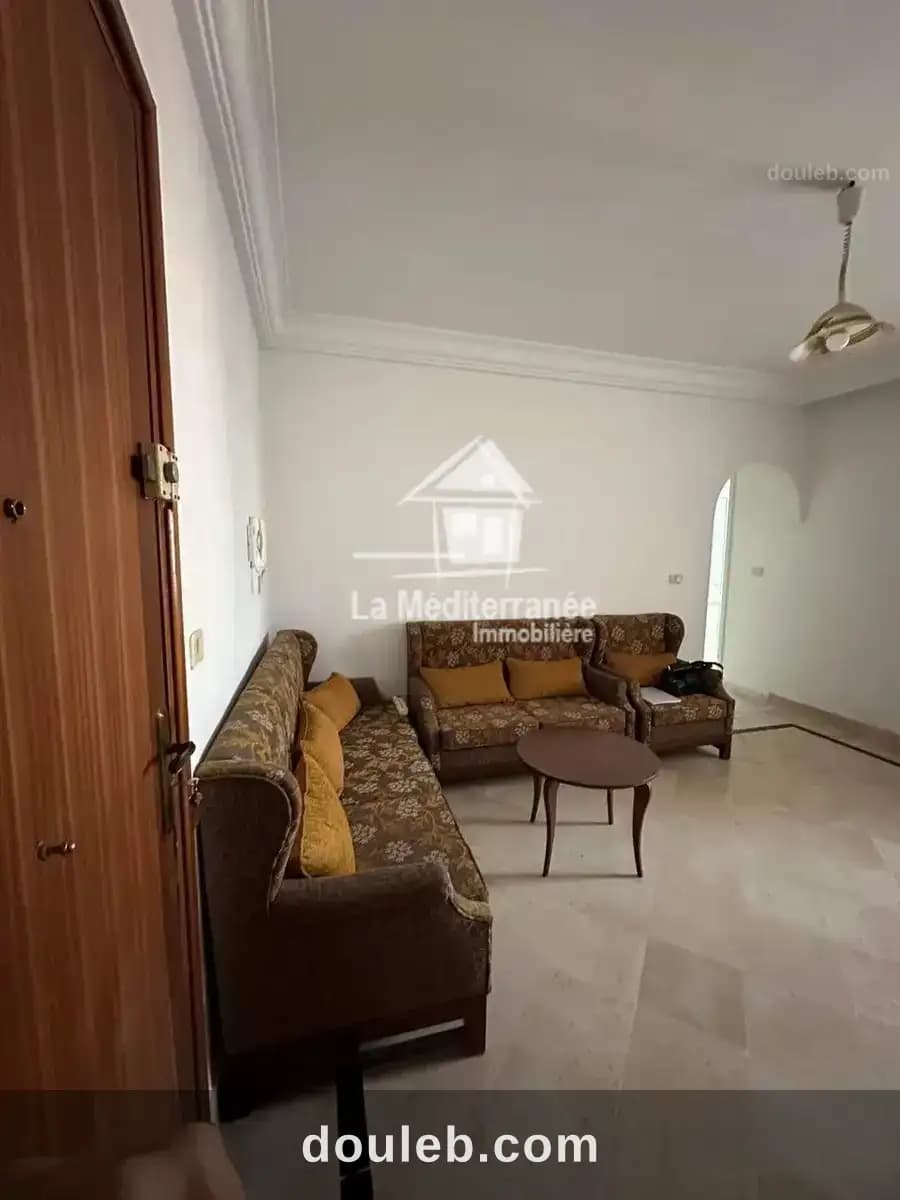 Appartement s2 4ème étage à Tunis