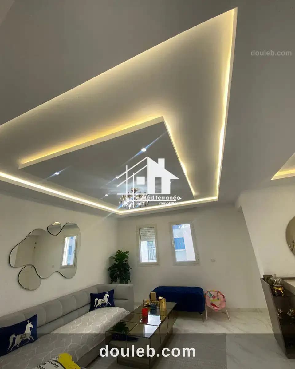 Appartement s3 3éme étage sans ascenseur à Tunis