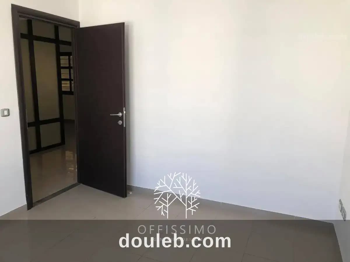 Bureau 2 pieces lac 2 à Tunis