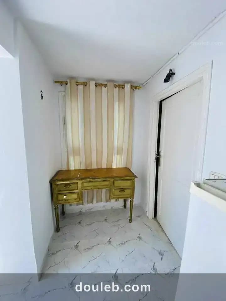 Superb studio meublée - Miniature 5