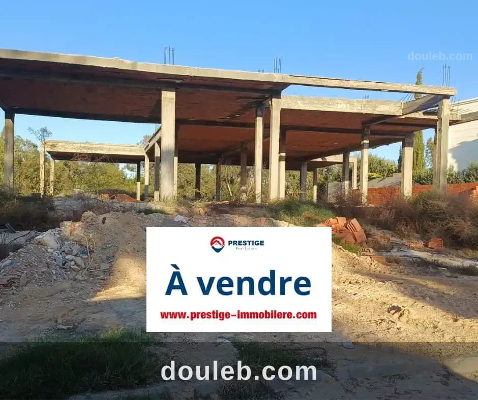 Une villa inachevé au golf palm links monastir à Monastir