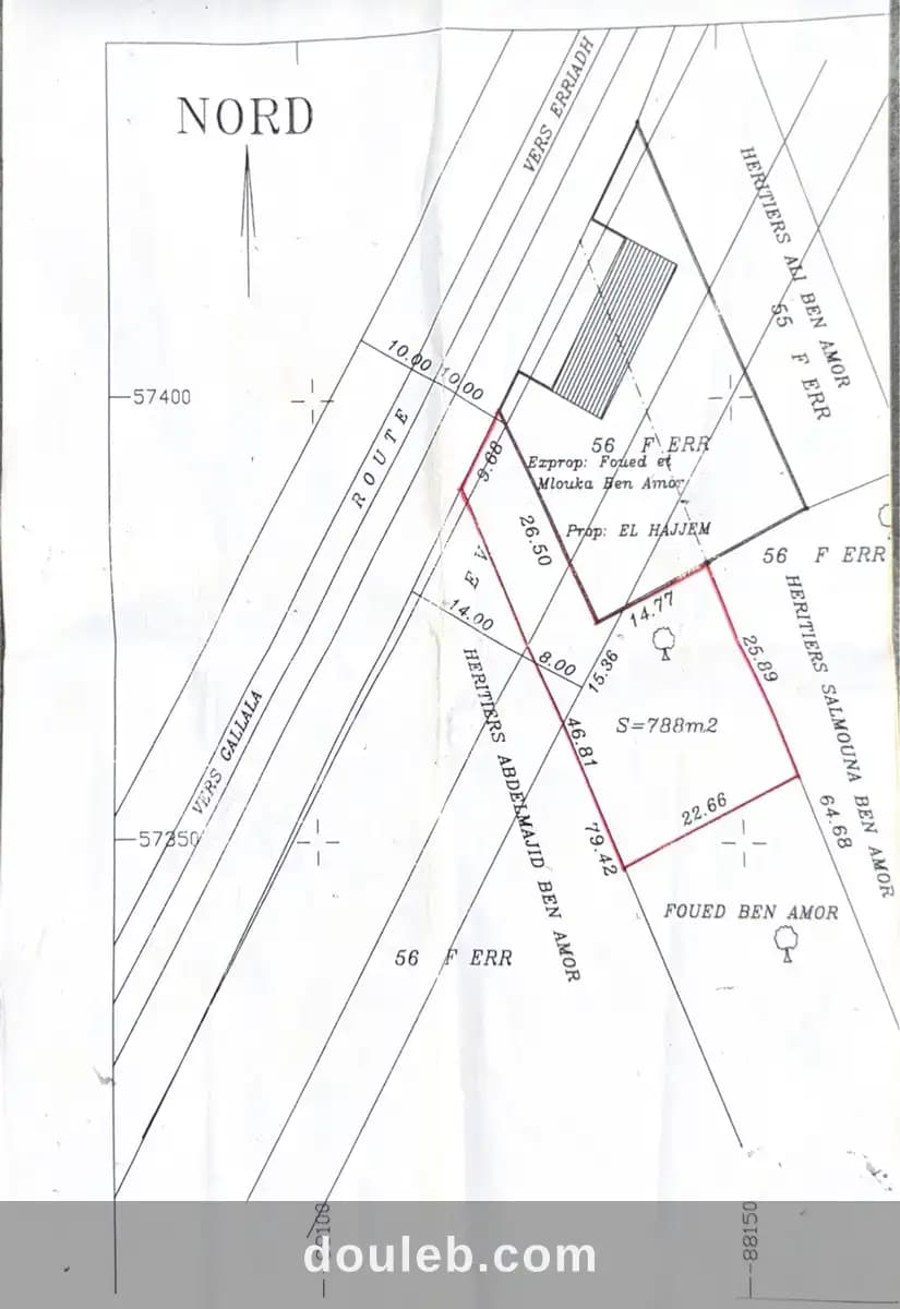 Terrain de 788 avec appartement avec appartement à Médenine