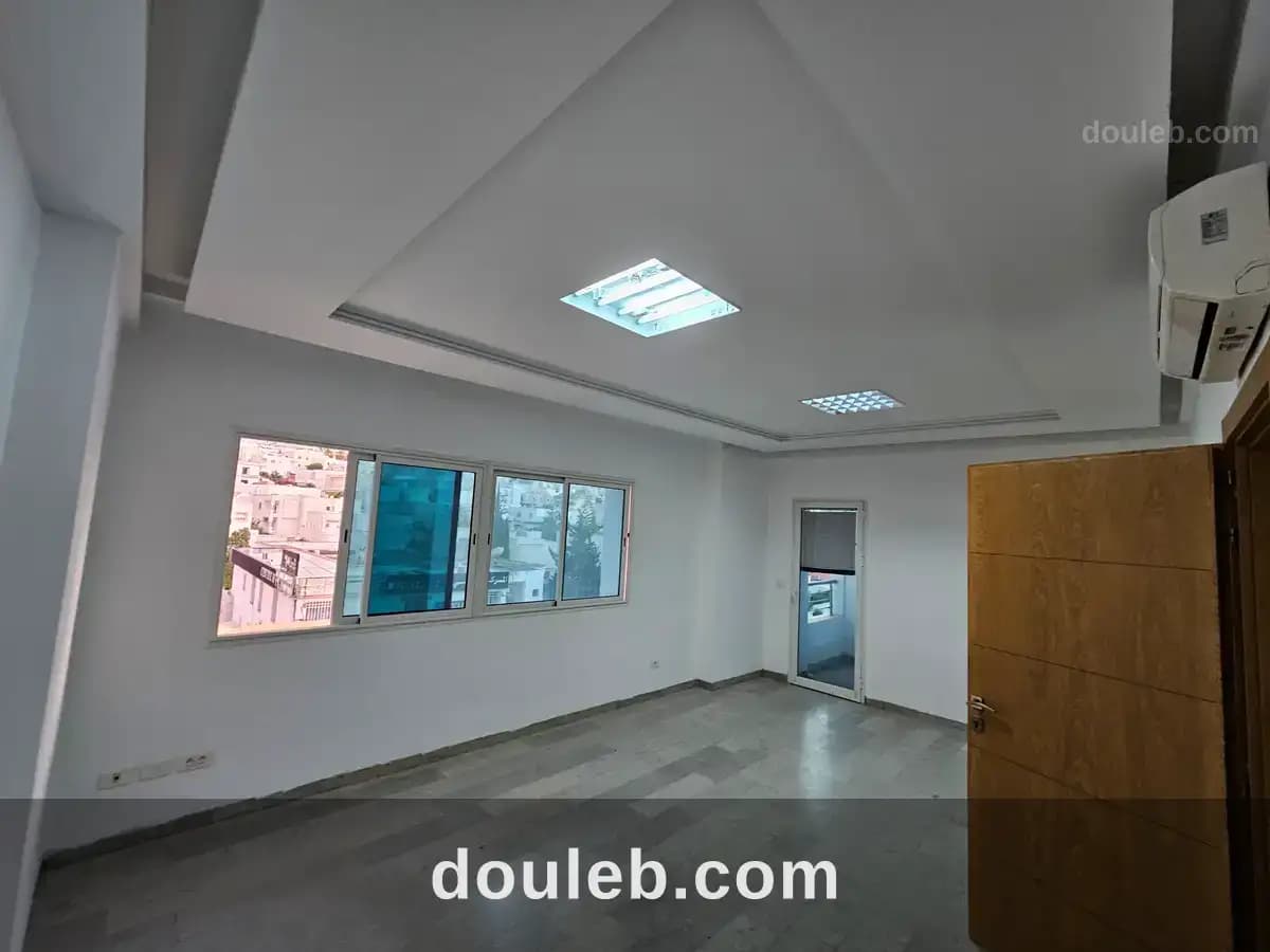 Loue bureau au centre kamoun kmc ennasr à Ariana