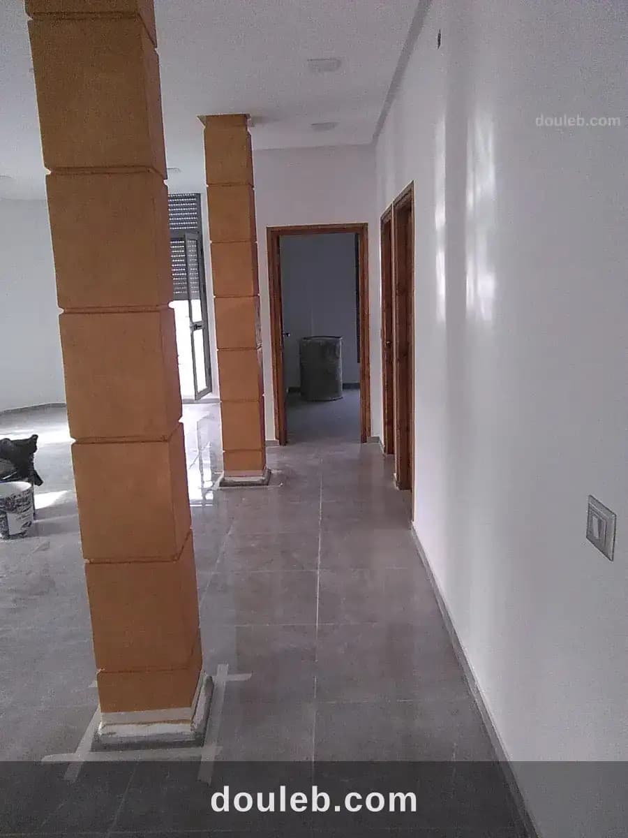 Appartement au 4 eme etage plein centre ville - Miniature 3