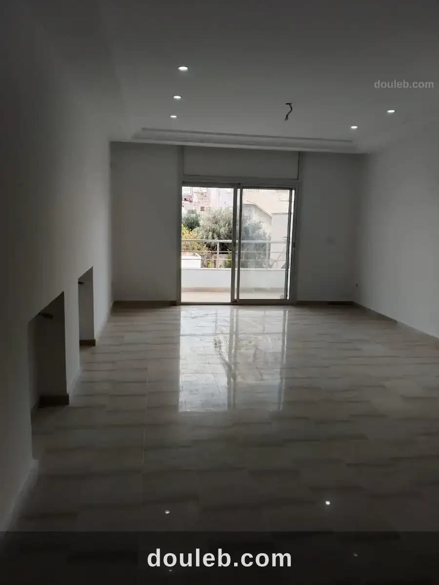 Vnt s2 neuf omrane supérieur à Tunis