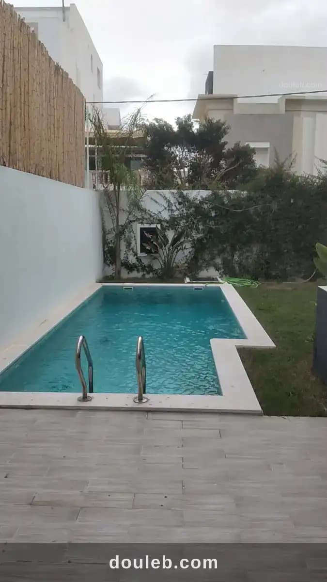 Villa avec piscine 4 suites meublés pour étrangers à Nabeul
