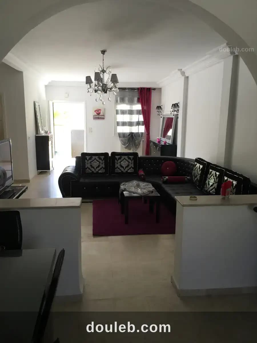 Maison individuelle en duplex à gammarth harrouch à Tunis