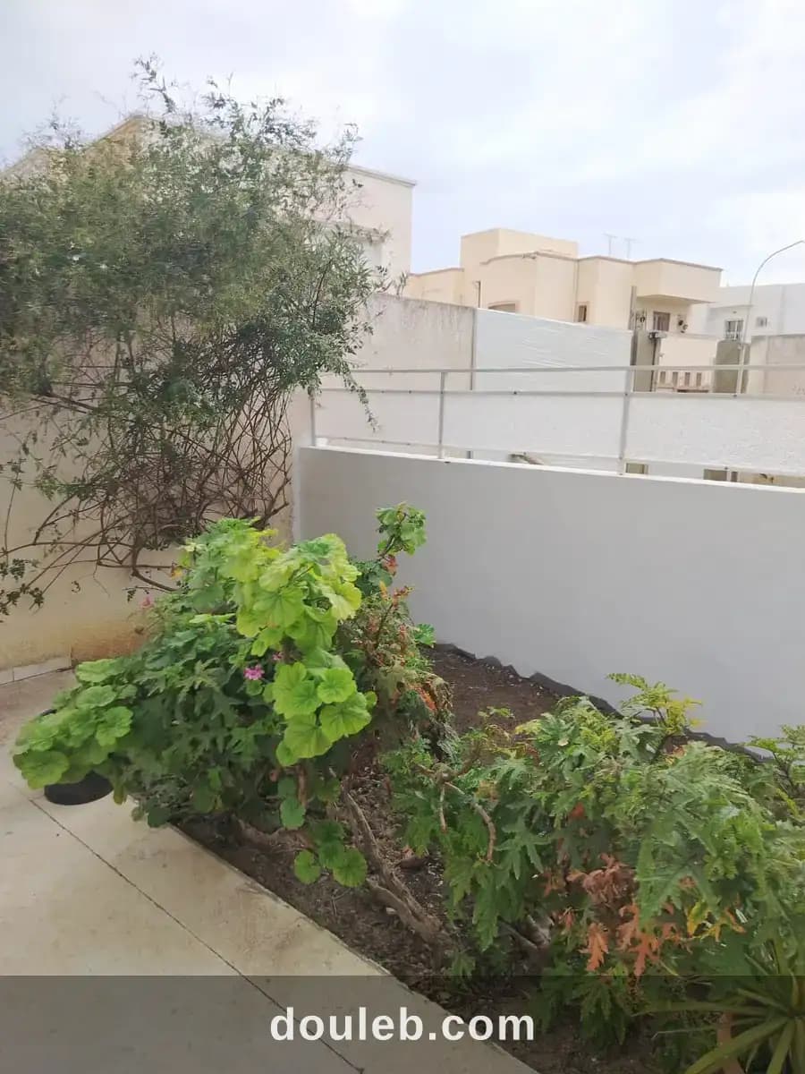 Rez de chausse d une villa à Ariana
