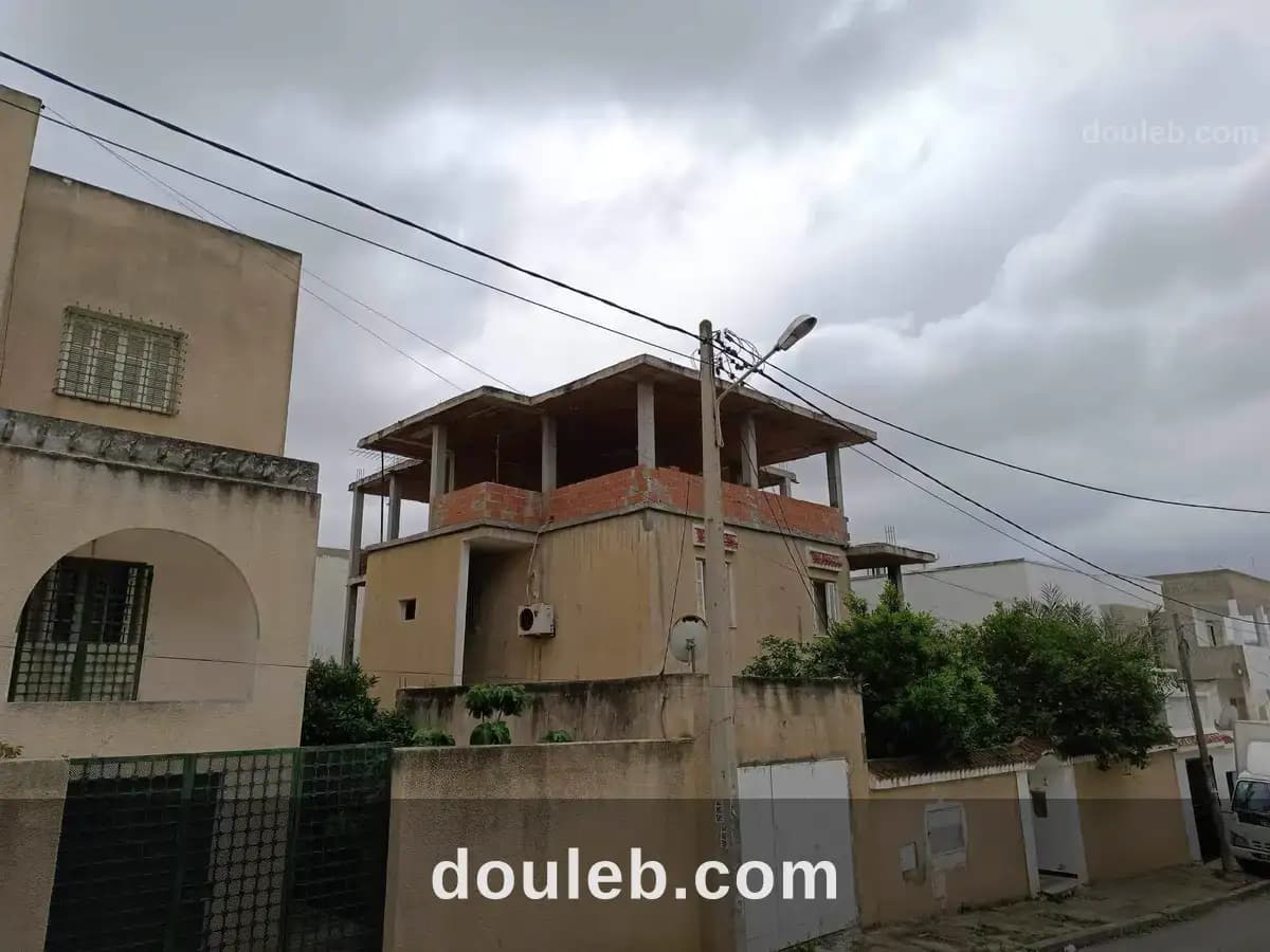 Etage en cours de construction à Ben Arous
