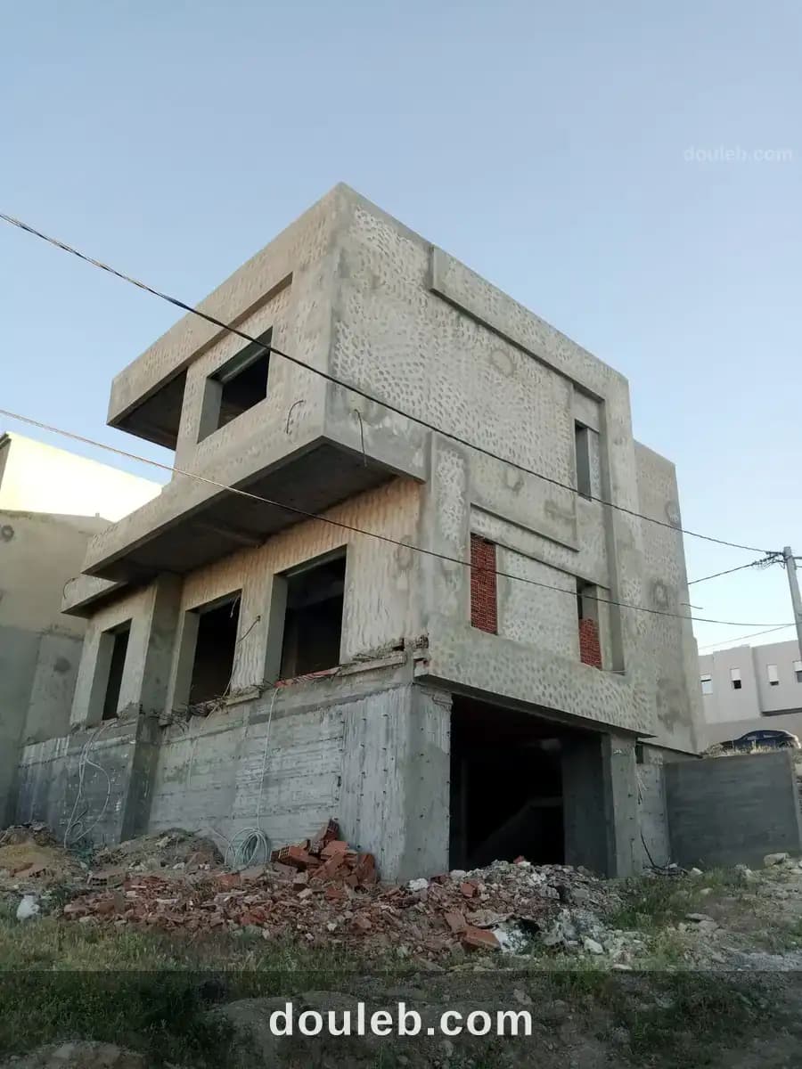 Villa inachevée à riadh andalous à Ariana