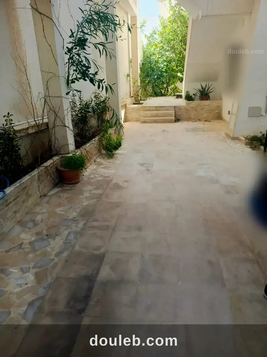 Jardins d'el menzah rdc de villa s4 bien situé à Ariana