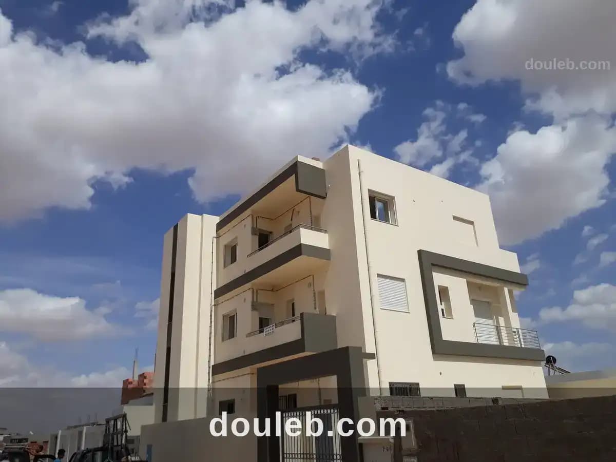 Triplexe haut standing sur un terrain de 300 m2 à Sfax